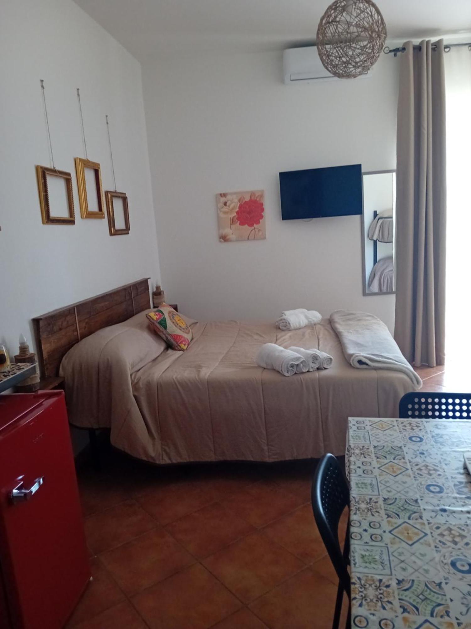 Bed & Breakfast Acquaviva Di Vullo Vincenzo Acquaviva Platani Habitación foto
