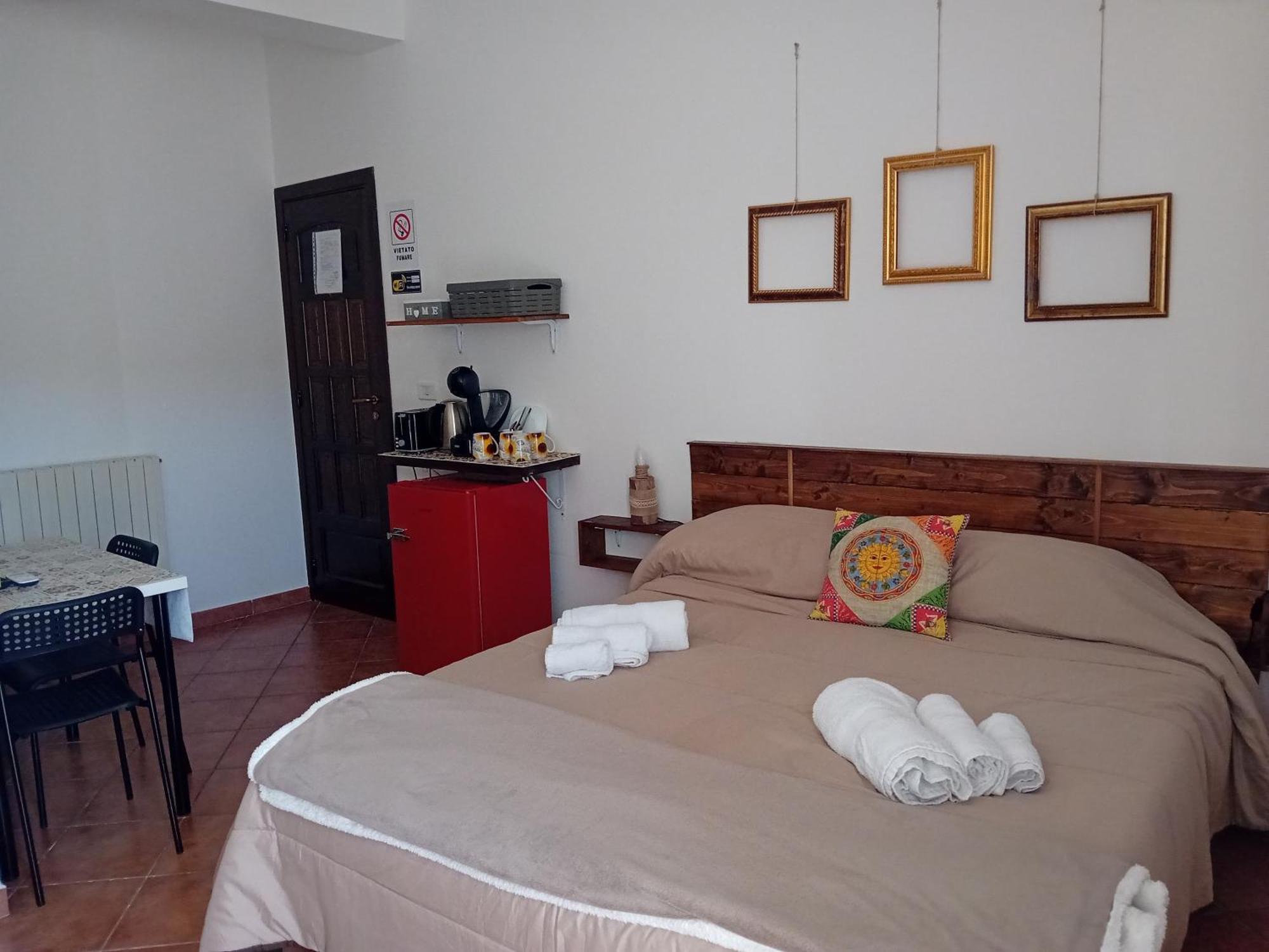 Bed & Breakfast Acquaviva Di Vullo Vincenzo Acquaviva Platani Habitación foto